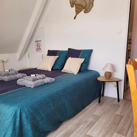 Auberge De La Vallee De La Douve L’Étang-Bertrand Kültér fotó