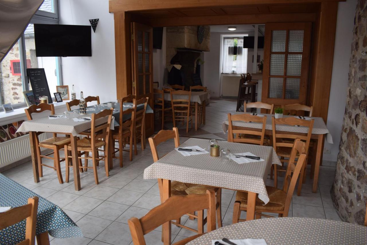 Auberge De La Vallee De La Douve L’Étang-Bertrand Kültér fotó